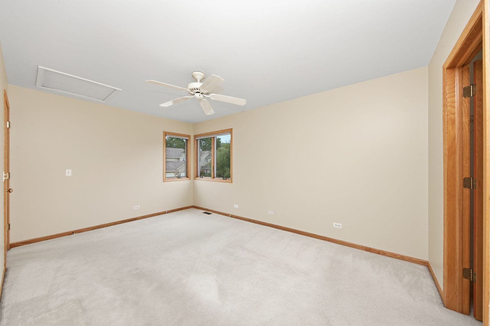 2218 Tamarack Drive, Downers Grove, IL 60515