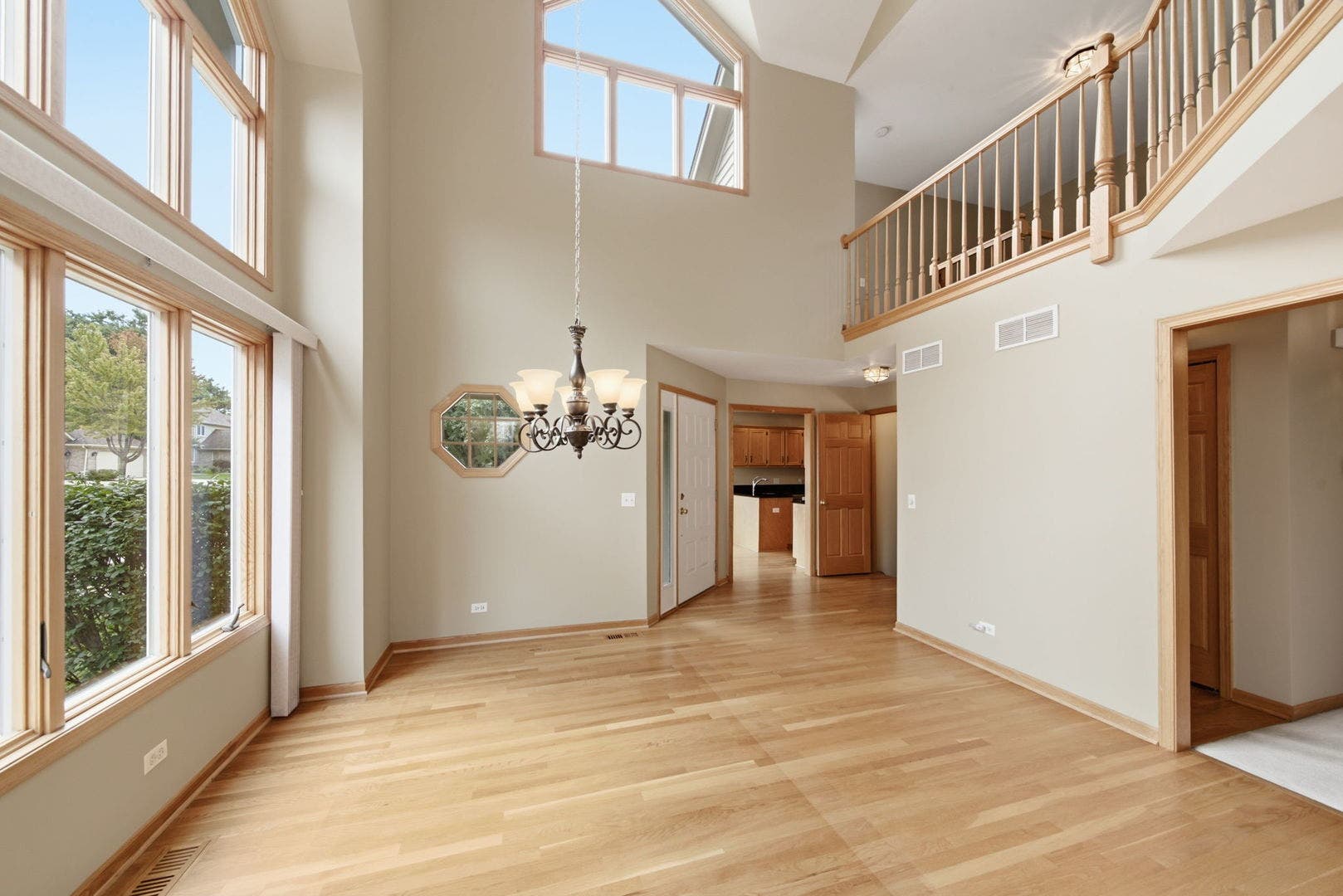 2218 Tamarack Drive, Downers Grove, IL 60515