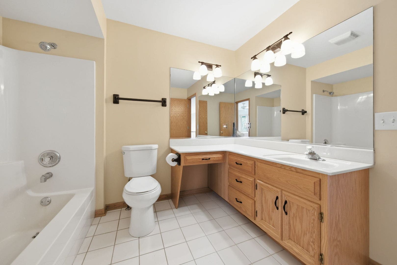 2218 Tamarack Drive, Downers Grove, IL 60515