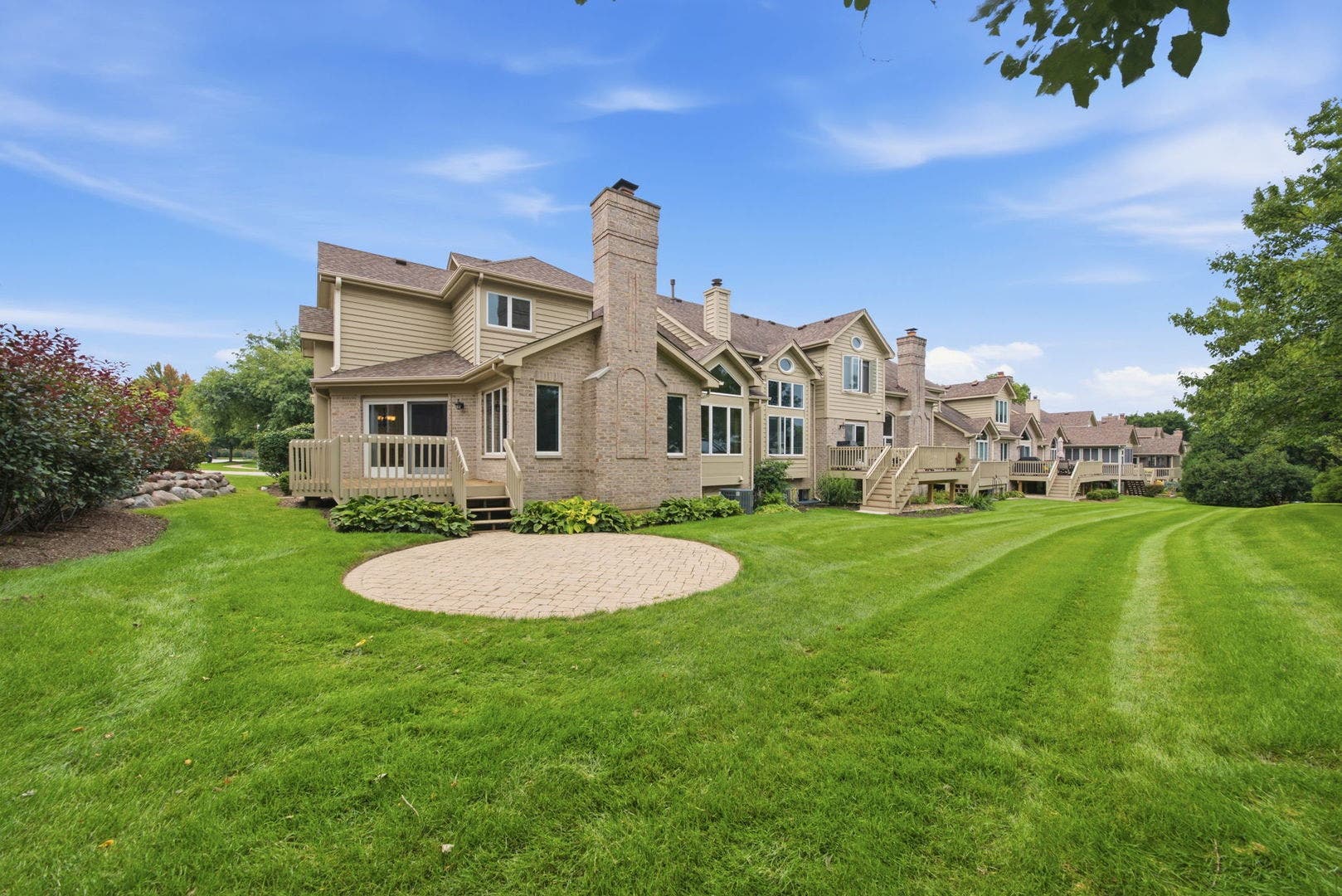 2218 Tamarack Drive, Downers Grove, IL 60515