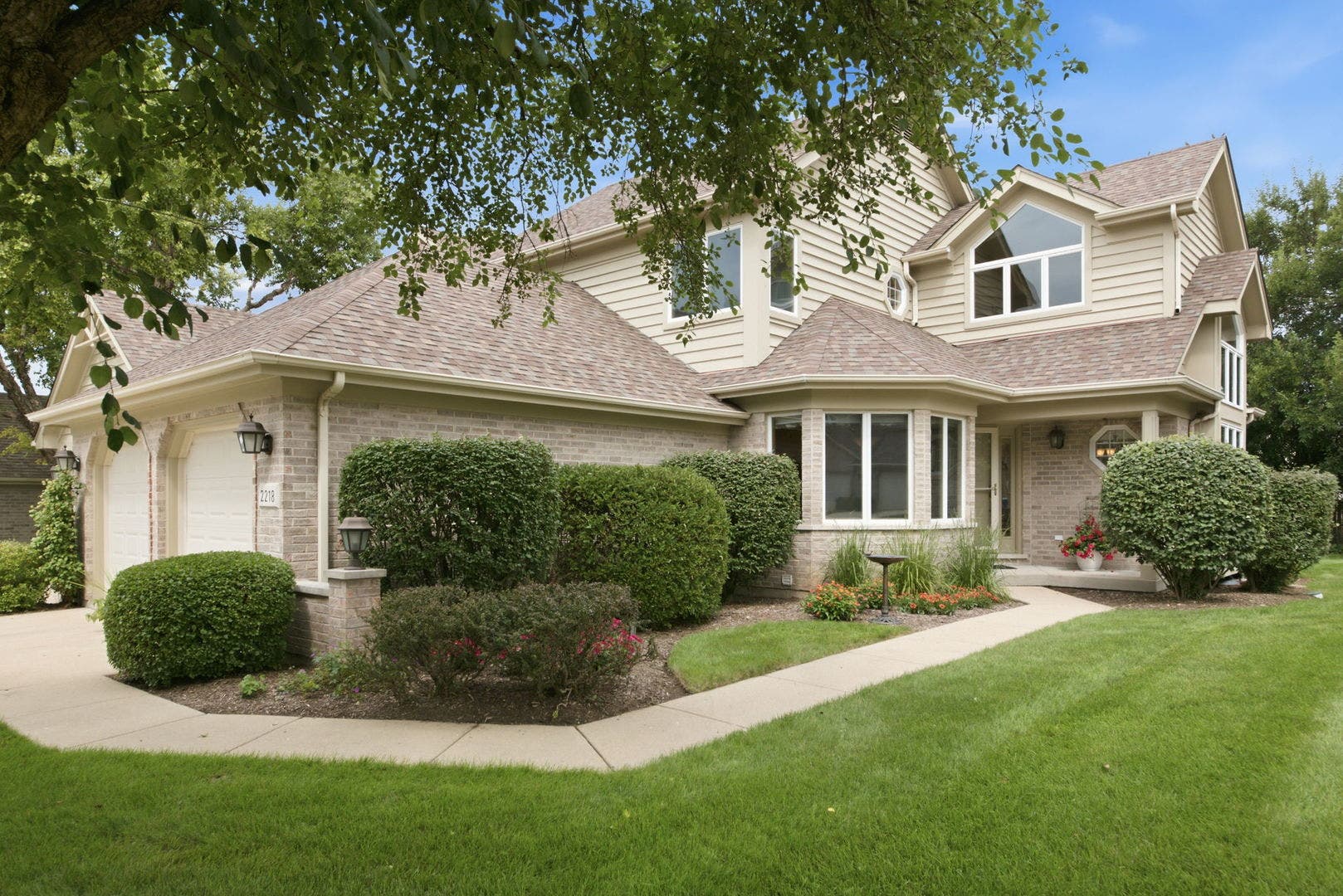 2218 Tamarack Drive, Downers Grove, IL 60515