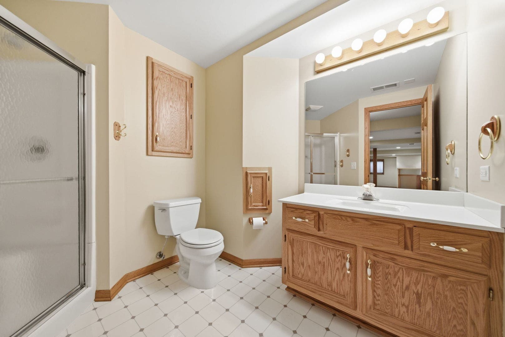 2218 Tamarack Drive, Downers Grove, IL 60515