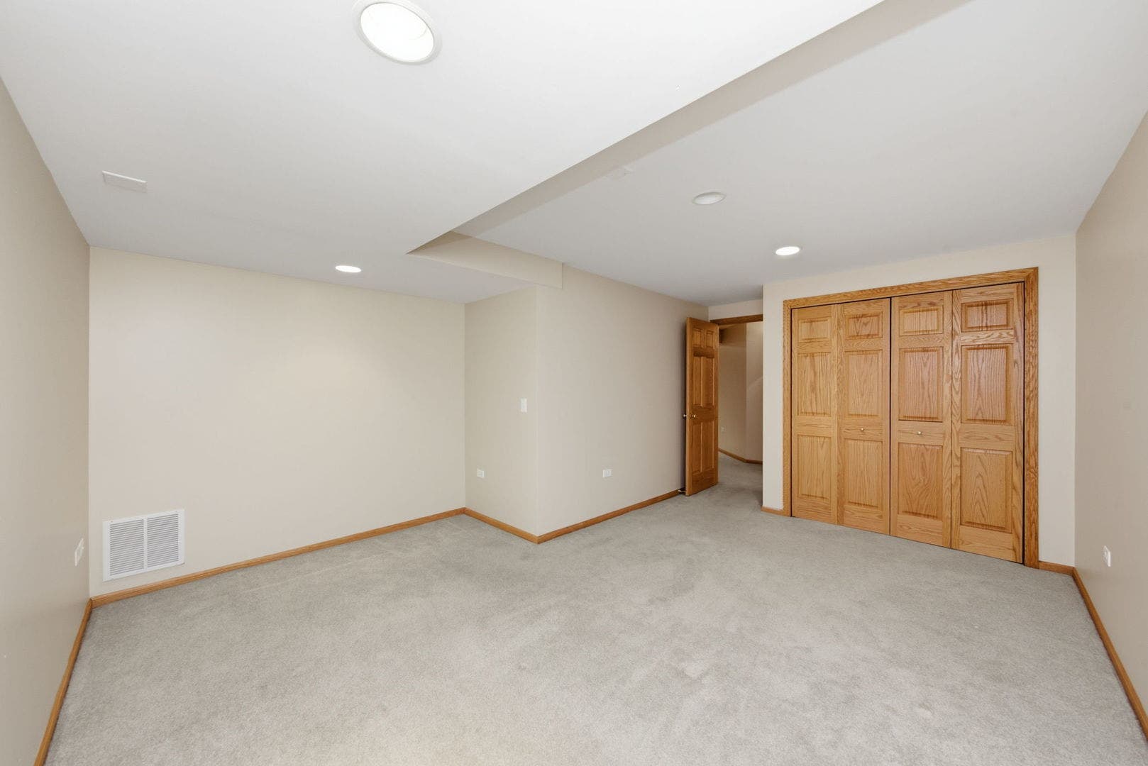 2218 Tamarack Drive, Downers Grove, IL 60515