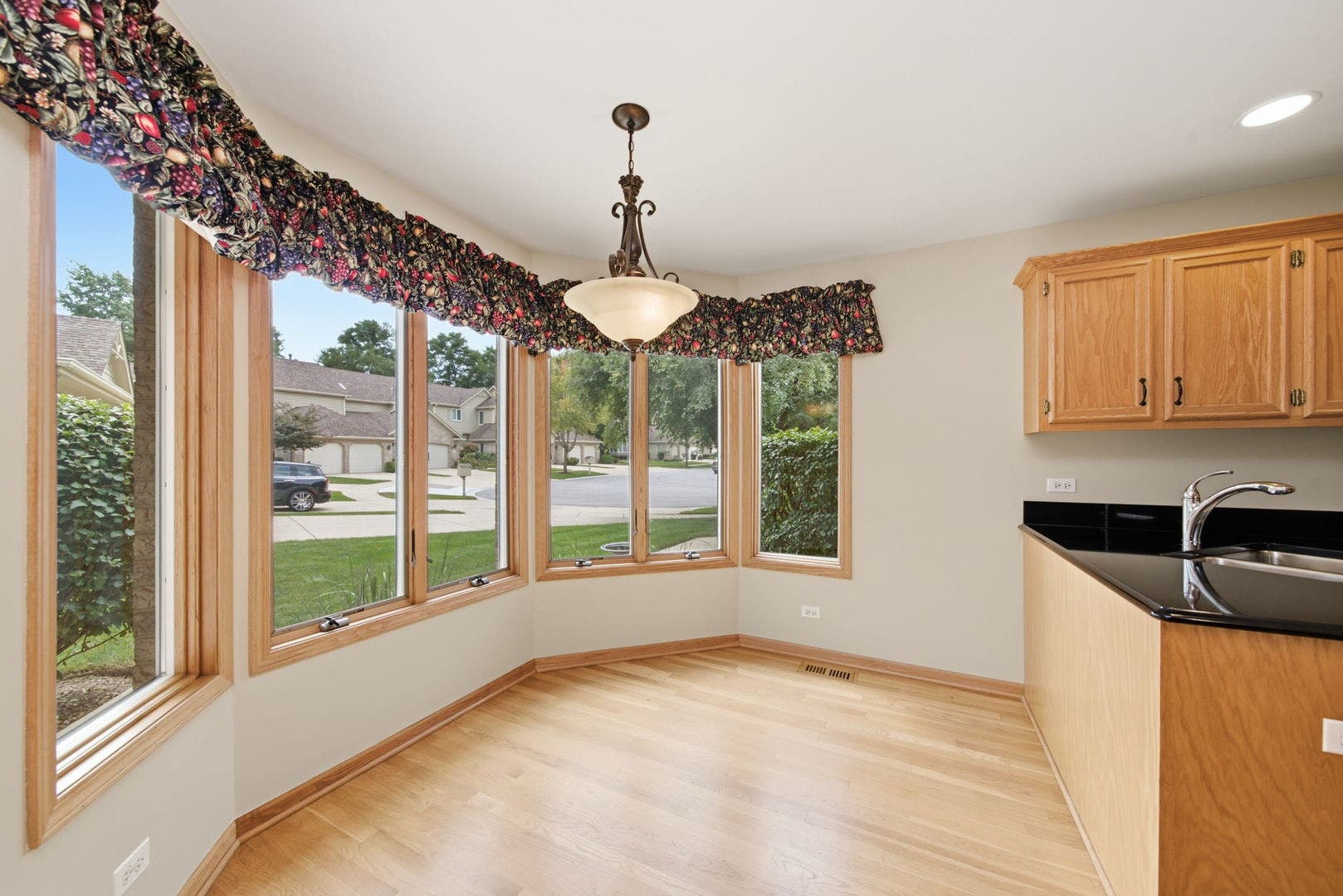 2218 Tamarack Drive, Downers Grove, IL 60515