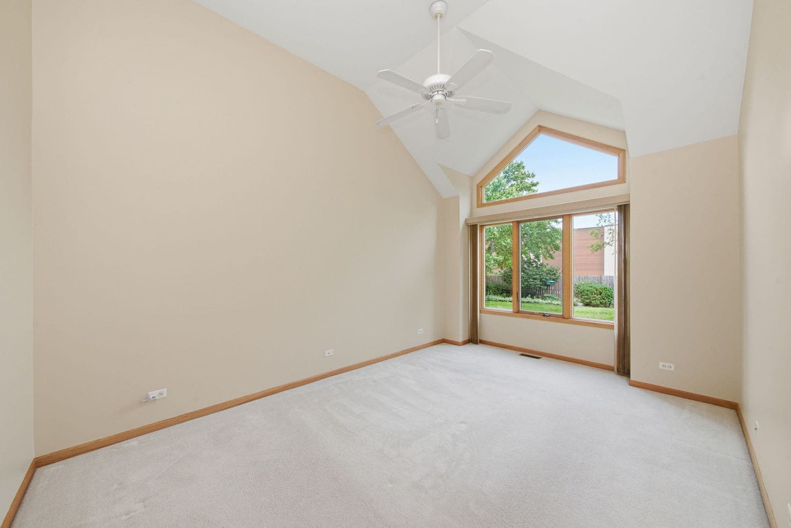 2218 Tamarack Drive, Downers Grove, IL 60515
