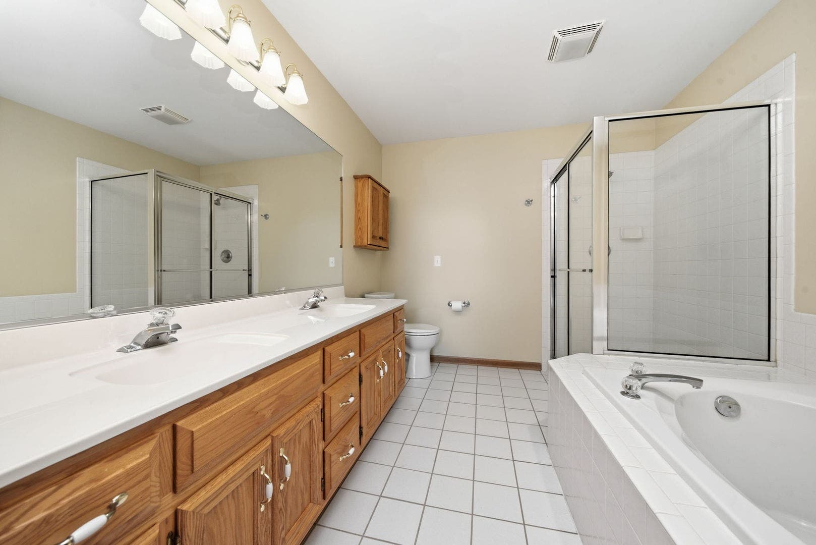 2218 Tamarack Drive, Downers Grove, IL 60515