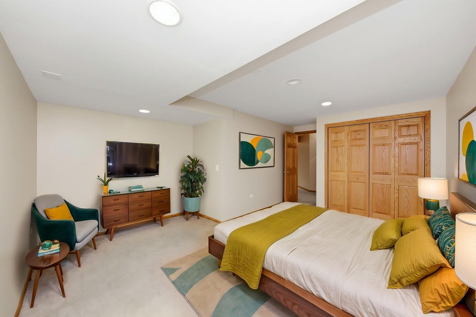 2218 Tamarack Drive, Downers Grove, IL 60515