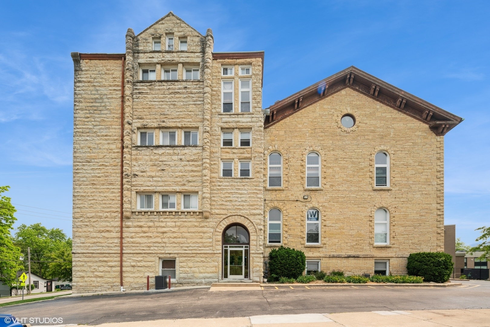 400 Mccarthy Road, #421, Lemont, IL 60439 400 Mccarthy Road, #421, Lemont, IL 60439