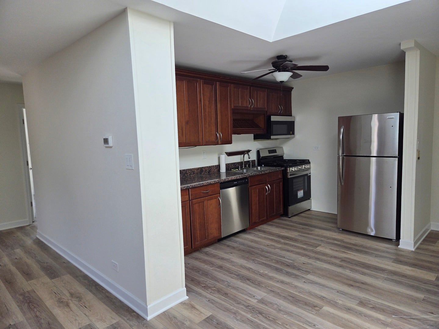 400 Mccarthy Road, #421, Lemont, IL 60439 400 Mccarthy Road, #421, Lemont, IL 60439