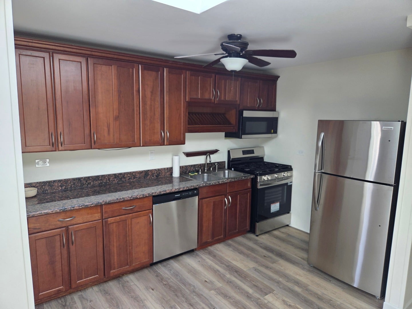 400 Mccarthy Road, #421, Lemont, IL 60439 400 Mccarthy Road, #421, Lemont, IL 60439