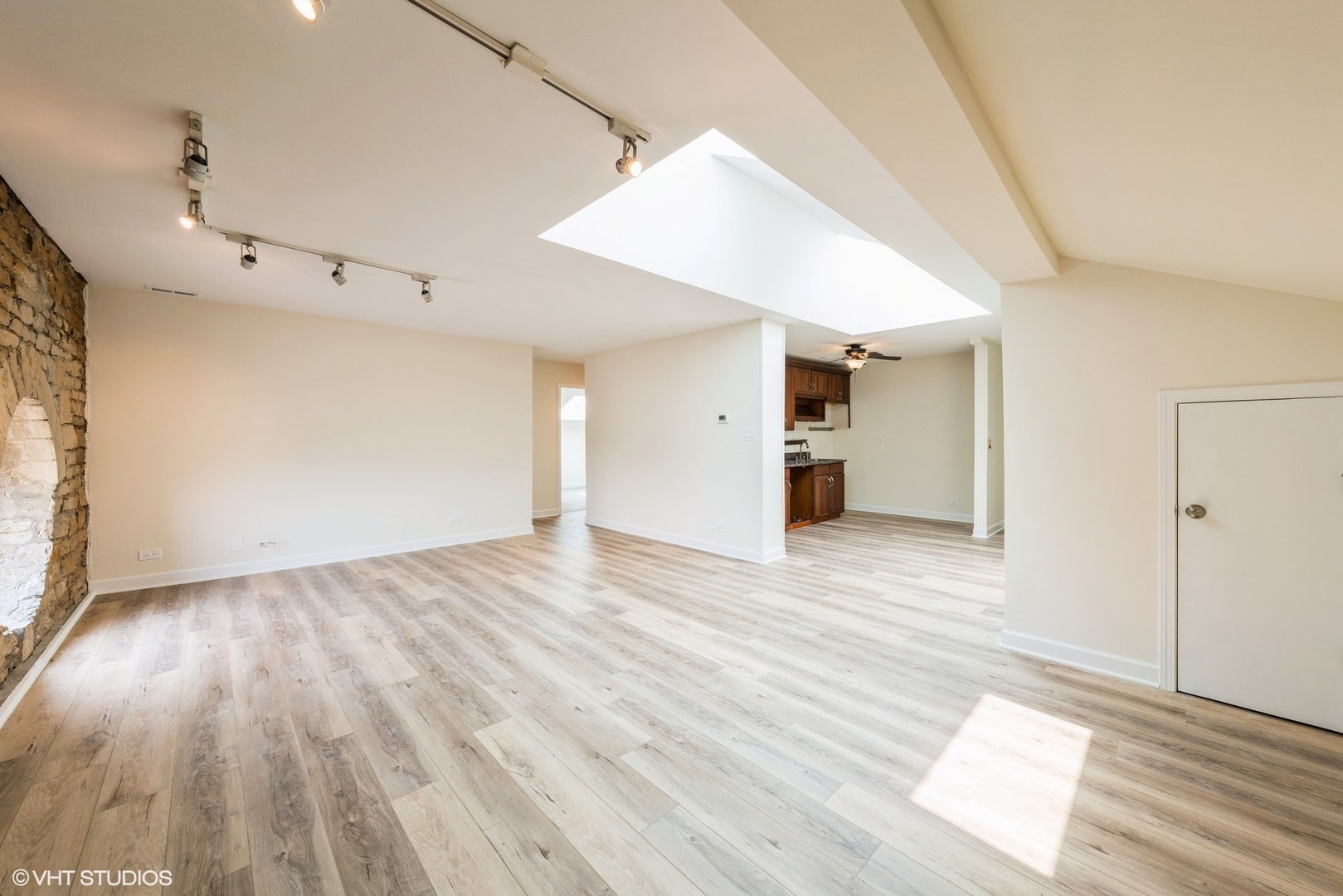 400 Mccarthy Road, #421, Lemont, IL 60439 400 Mccarthy Road, #421, Lemont, IL 60439