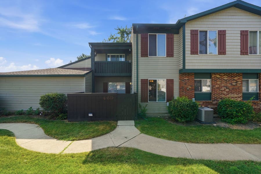 Property photo for 46D Fernwood Drive, Bolingbrook, IL