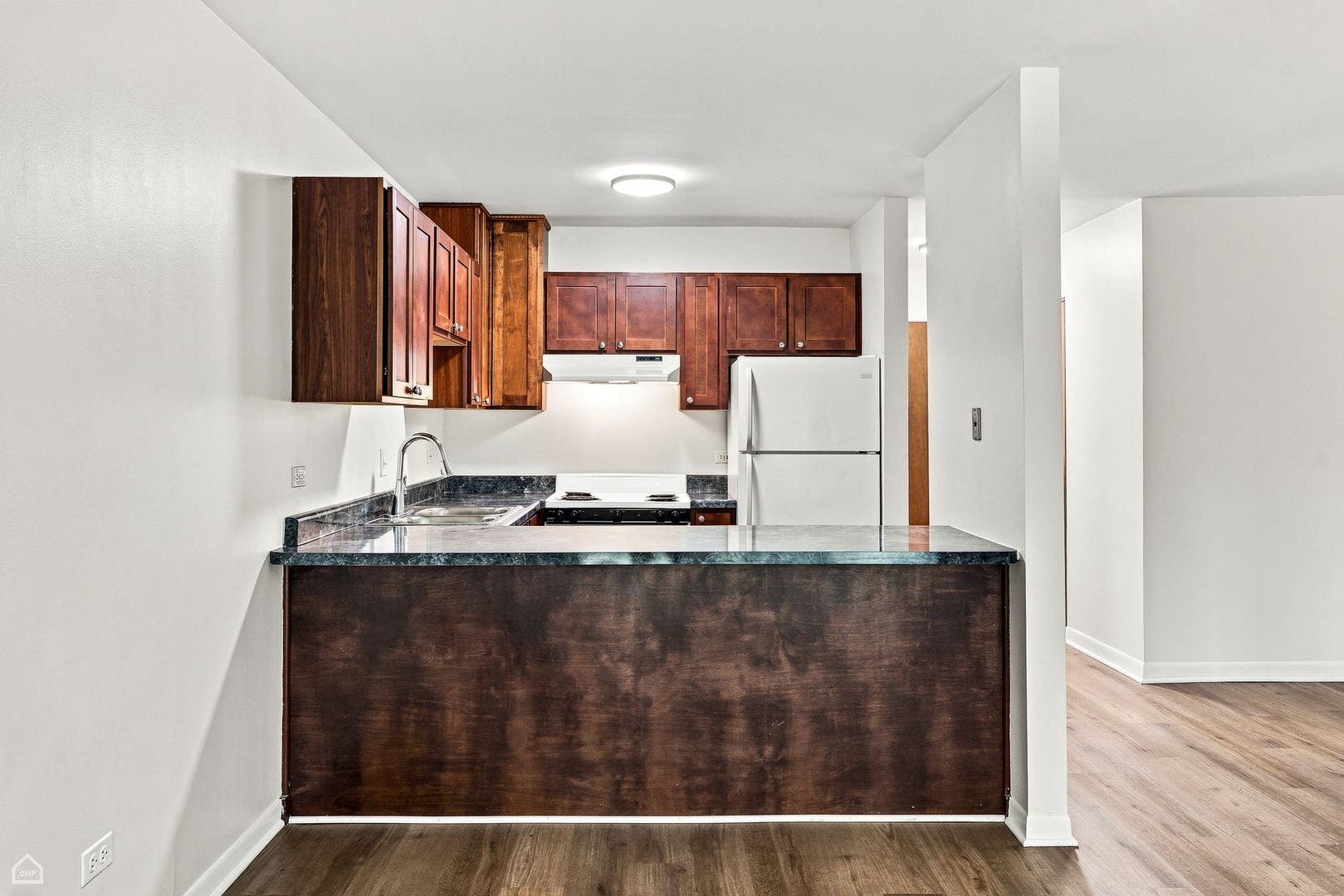 543 Burlington Avenue, #202, Downers Grove, IL 60515