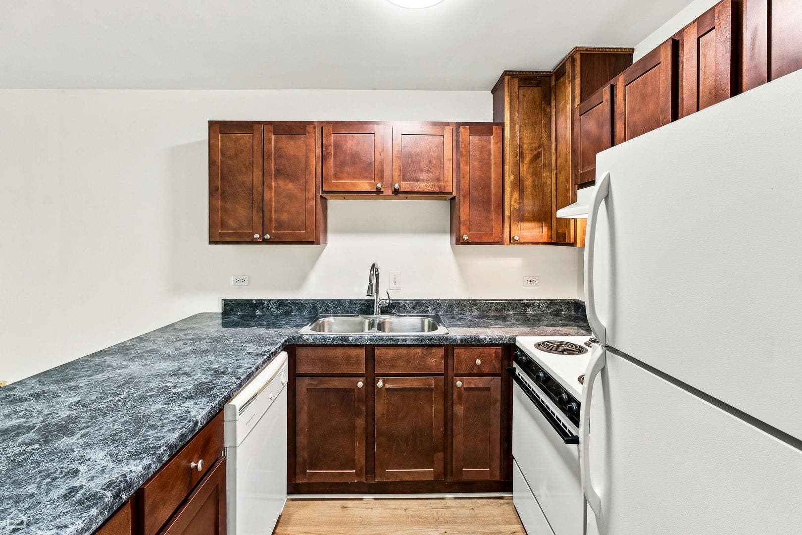543 Burlington Avenue, #202, Downers Grove, IL 60515
