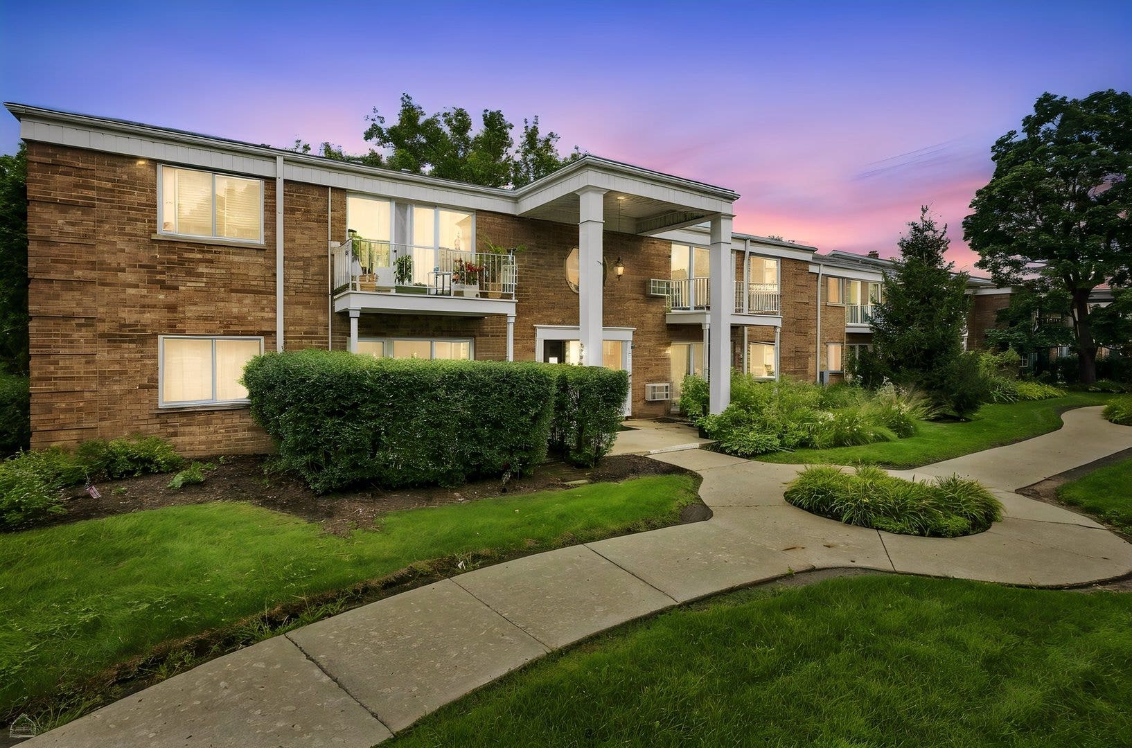 543 Burlington Avenue, #202, Downers Grove, IL 60515