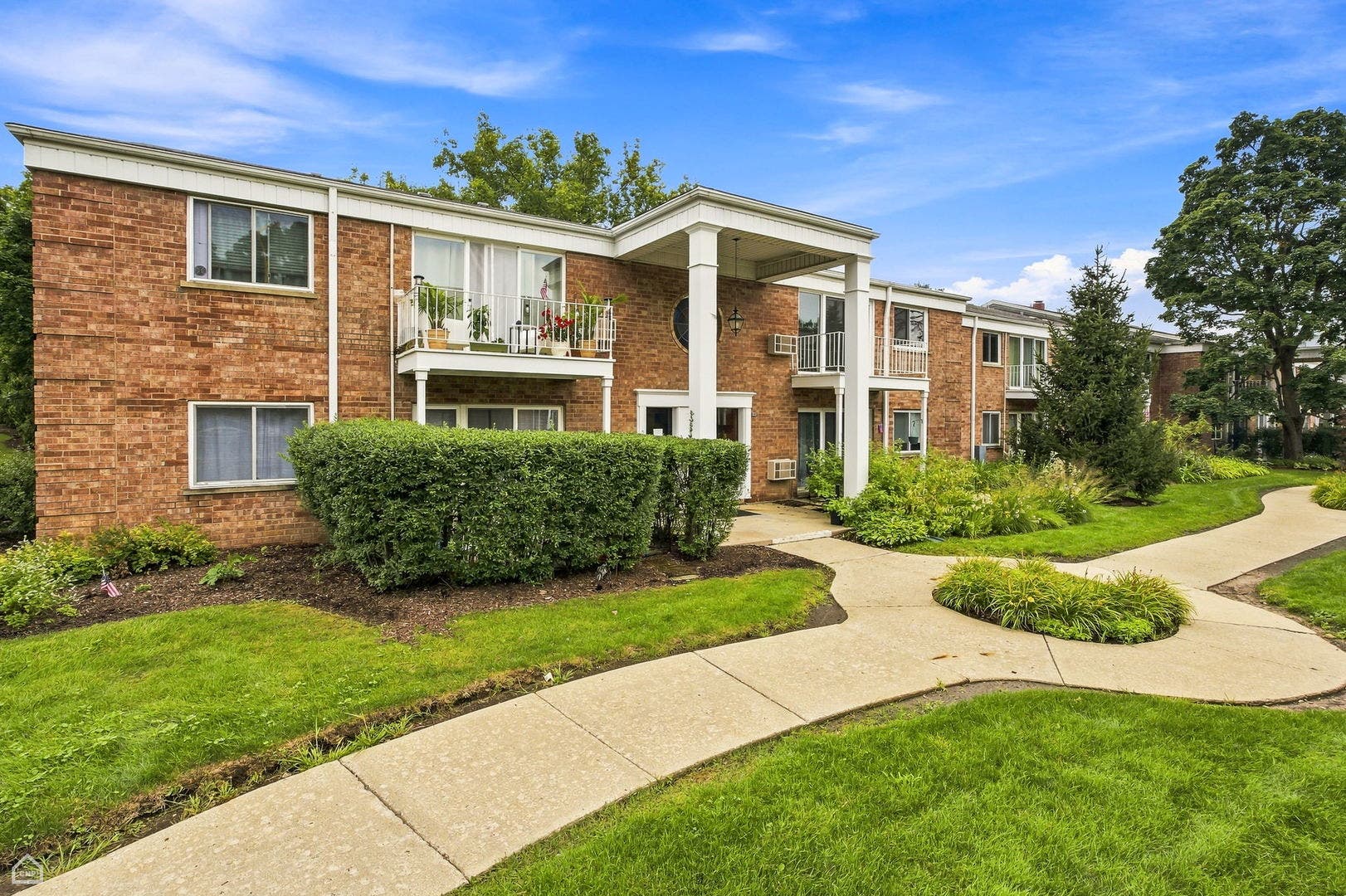 543 Burlington Avenue, #202, Downers Grove, IL 60515