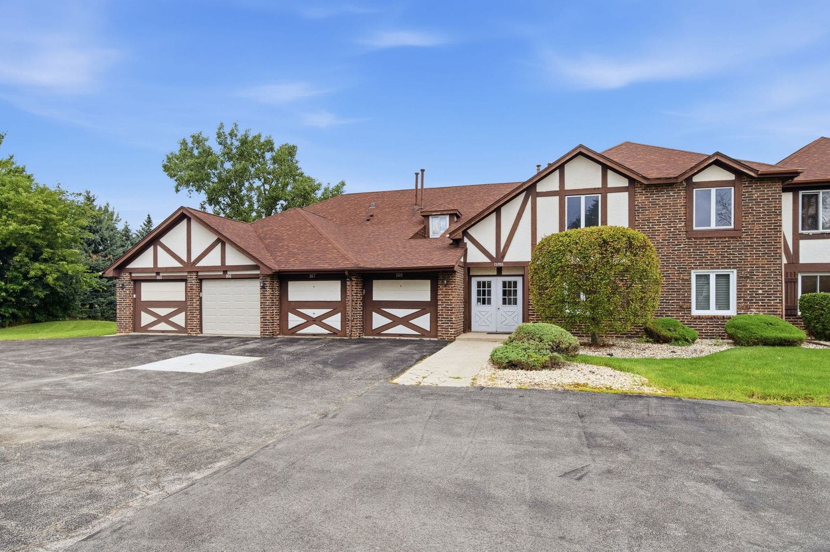 15706 Orlan Brook Drive, #165, Orland Park, IL 60462