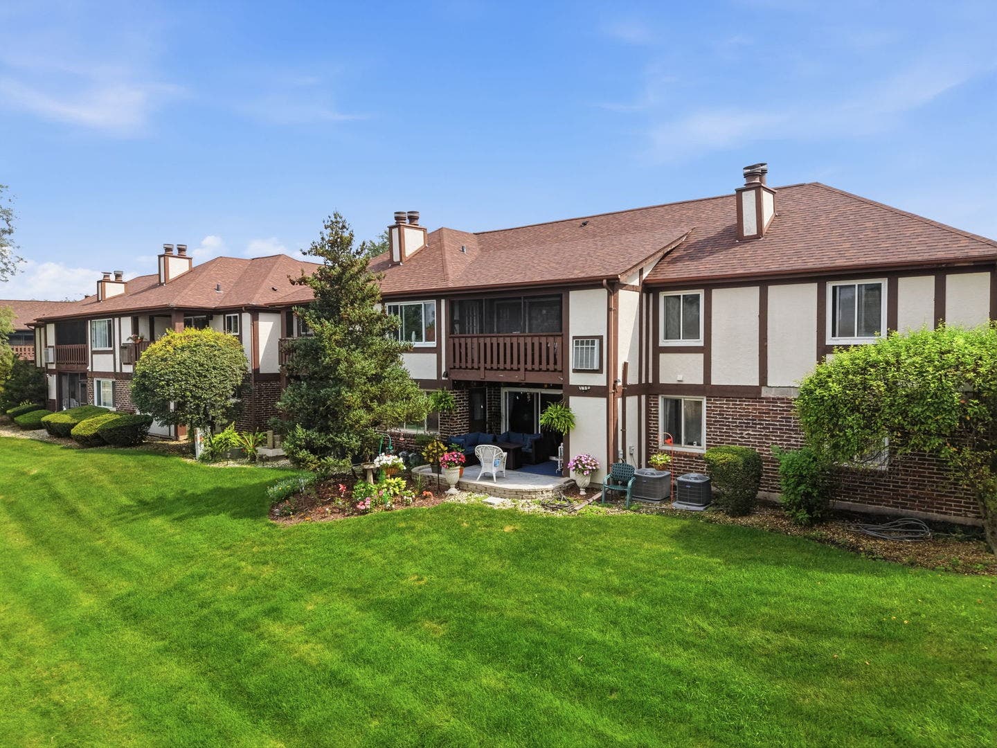15706 Orlan Brook Drive, #165, Orland Park, IL 60462