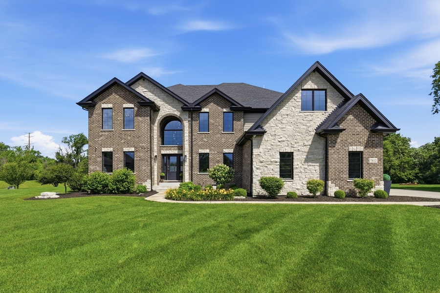 Property photo for 7812 Northwoods Drive, Frankfort, IL