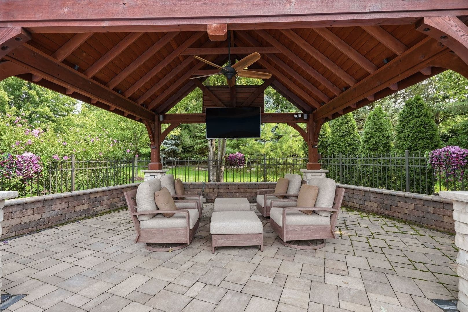 105 Forest Edge Drive, Palos Park, IL 60464