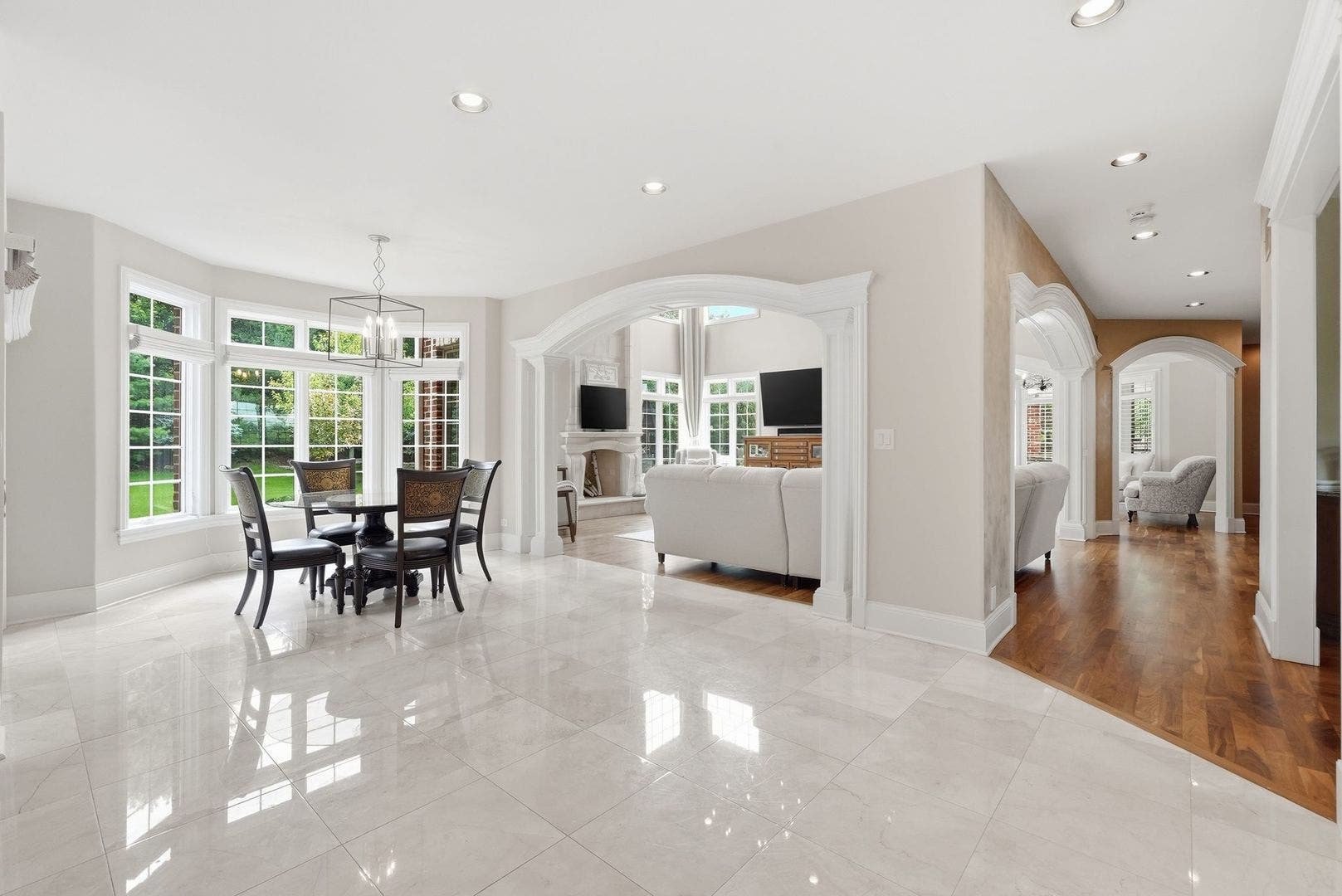 105 Forest Edge Drive, Palos Park, IL 60464