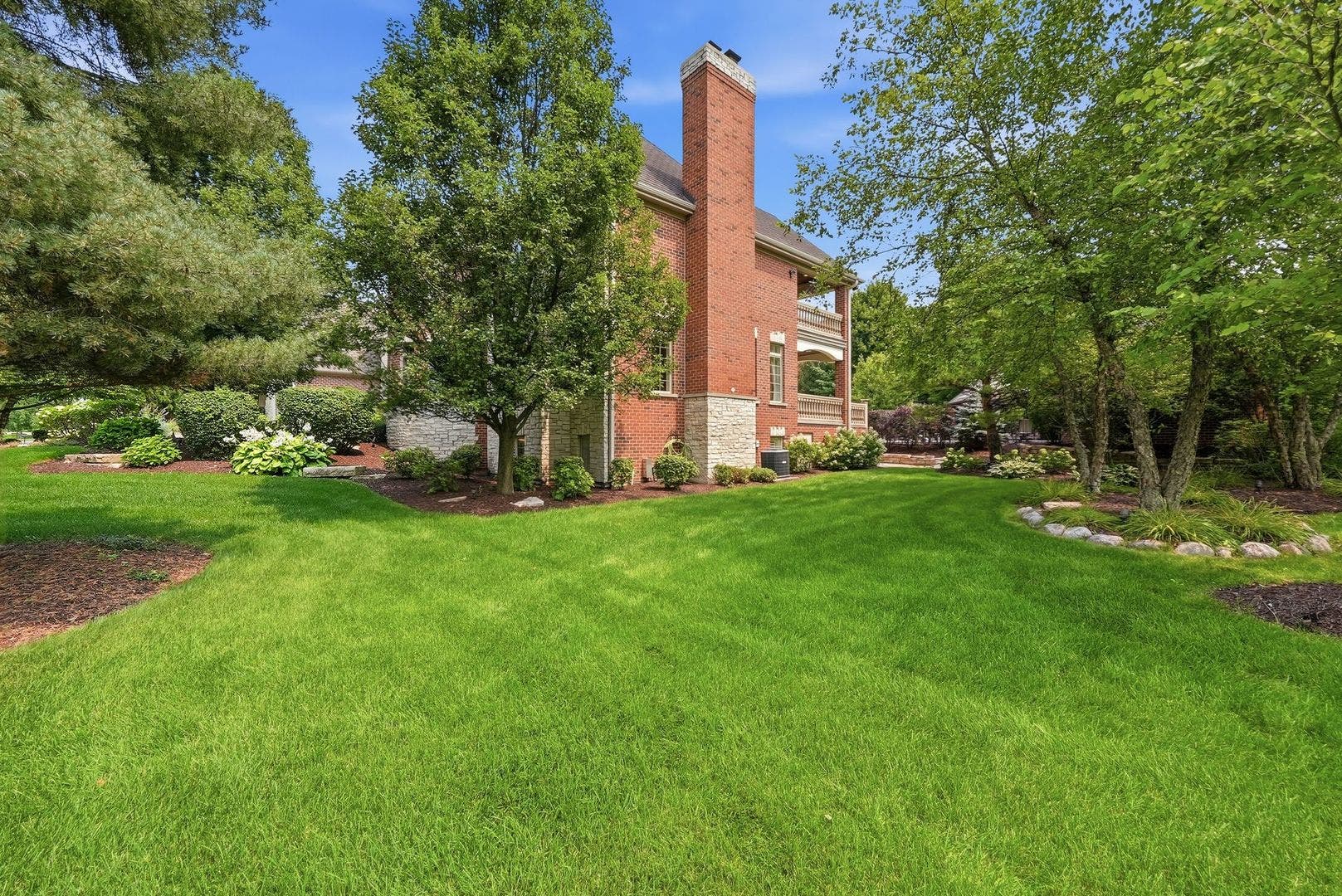 105 Forest Edge Drive, Palos Park, IL 60464