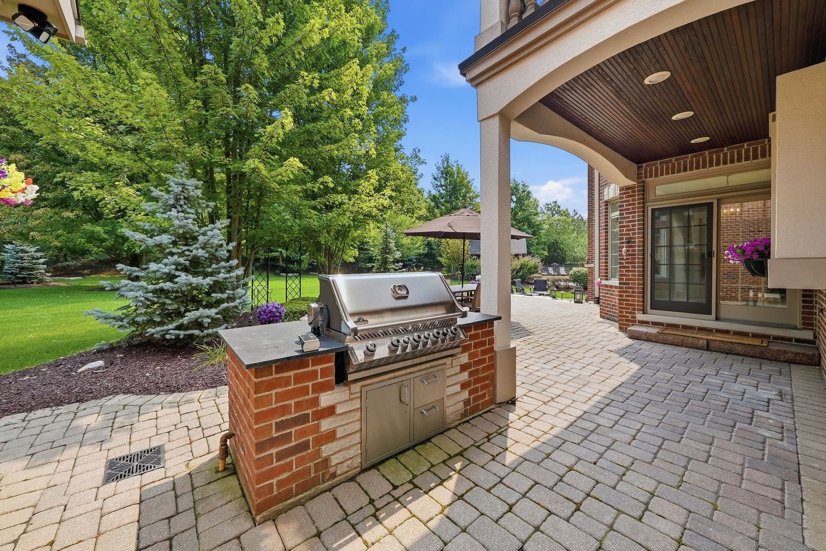 105 Forest Edge Drive, Palos Park, IL 60464