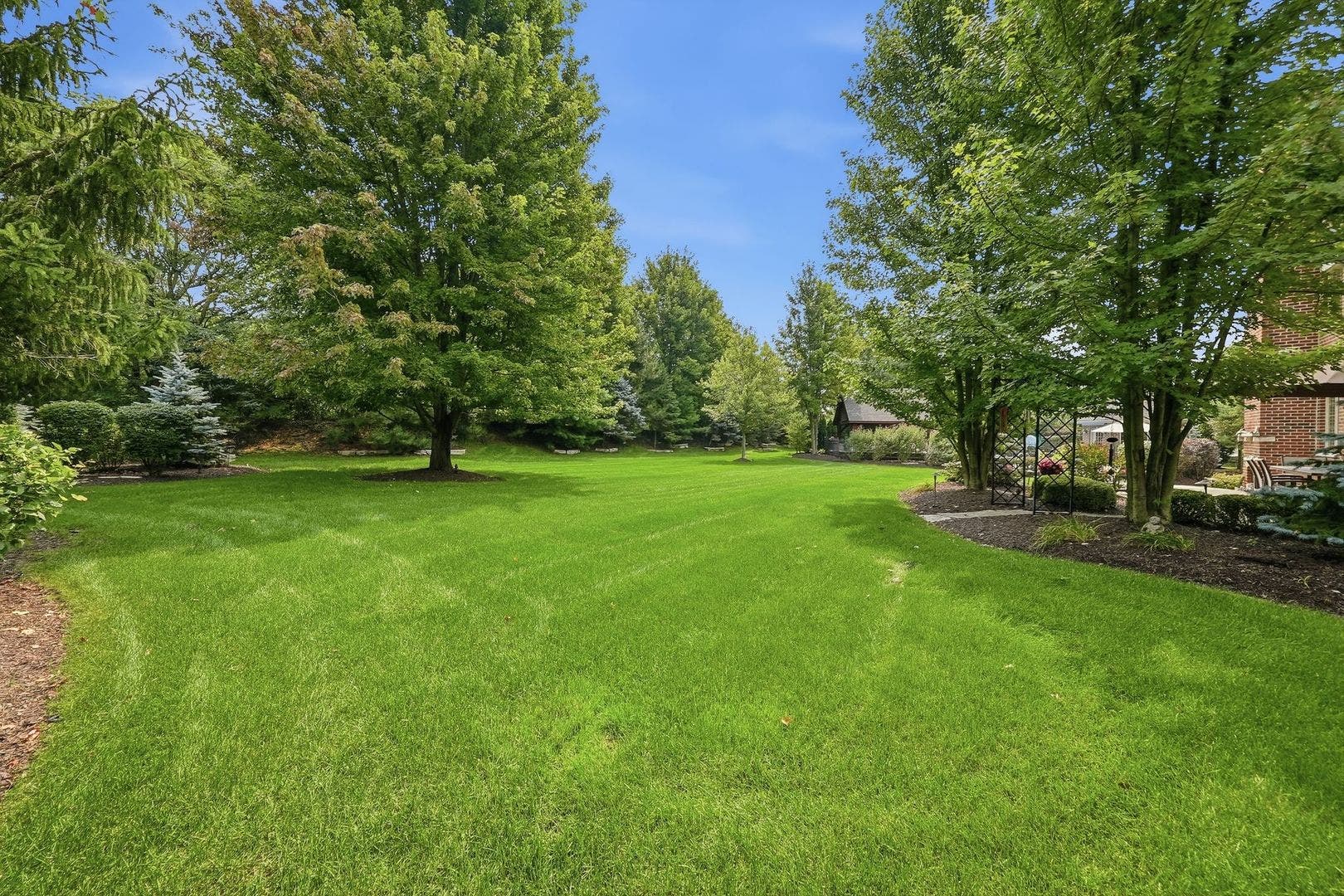 105 Forest Edge Drive, Palos Park, IL 60464