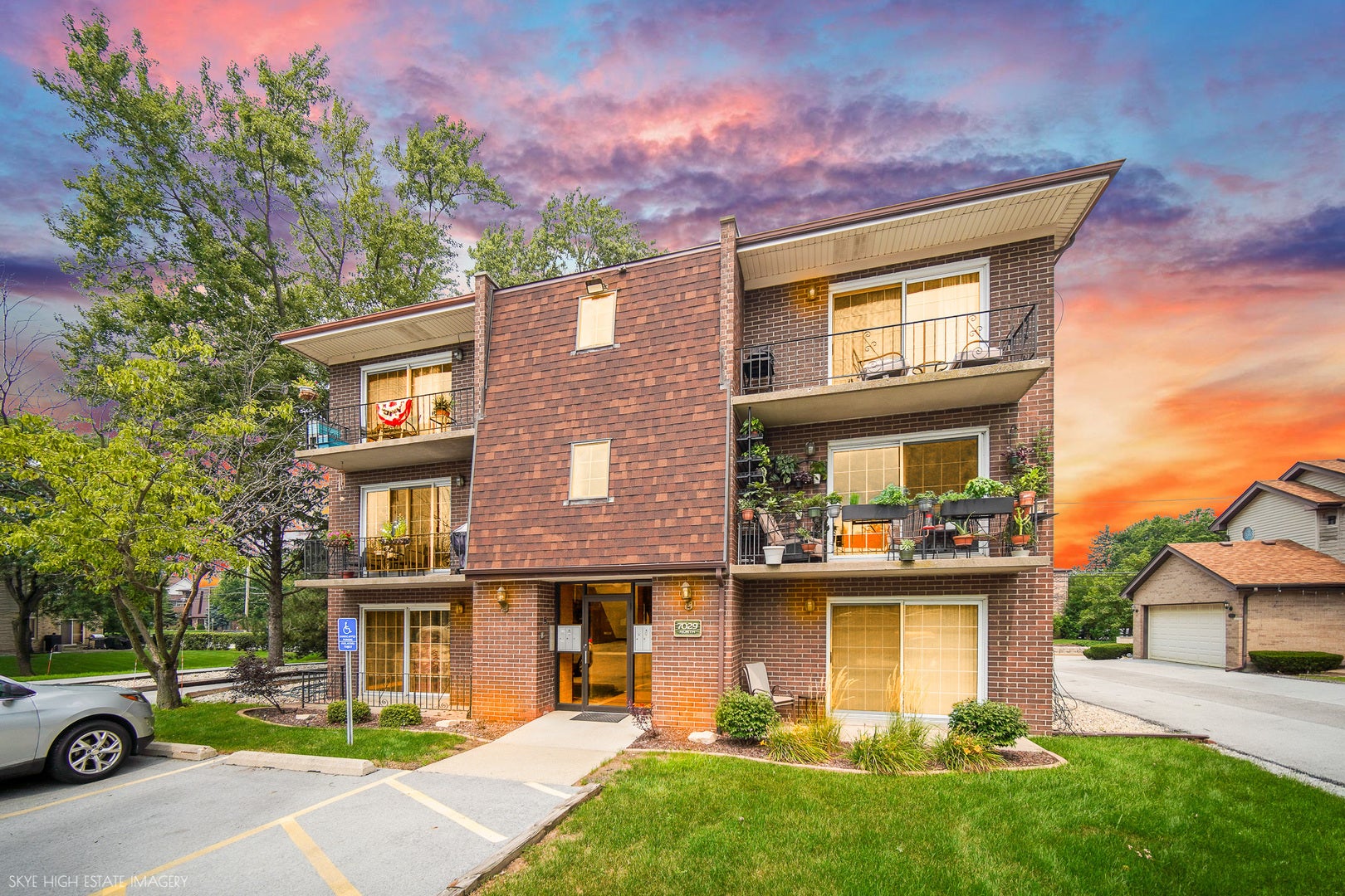 7029 167th Street, #4N, Tinley Park, IL 60477 7029 167th Street, #4N, Tinley Park, IL 60477