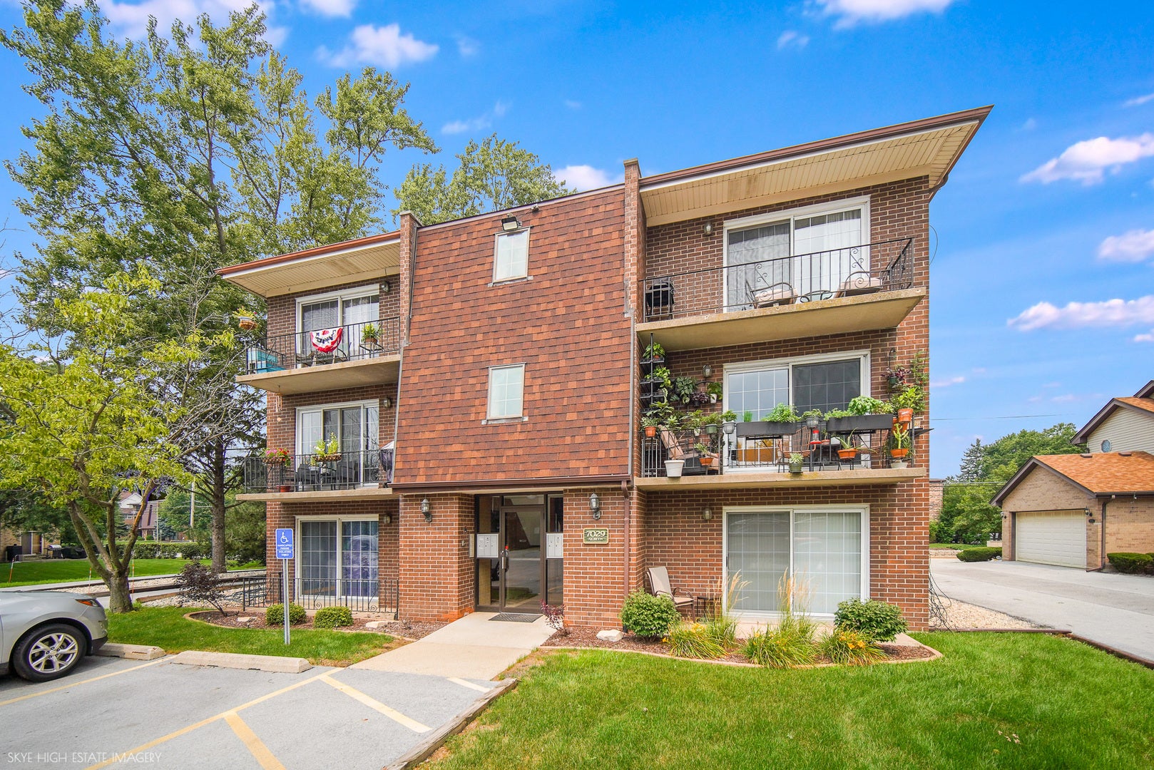 7029 167th Street, #4N, Tinley Park, IL 60477 7029 167th Street, #4N, Tinley Park, IL 60477