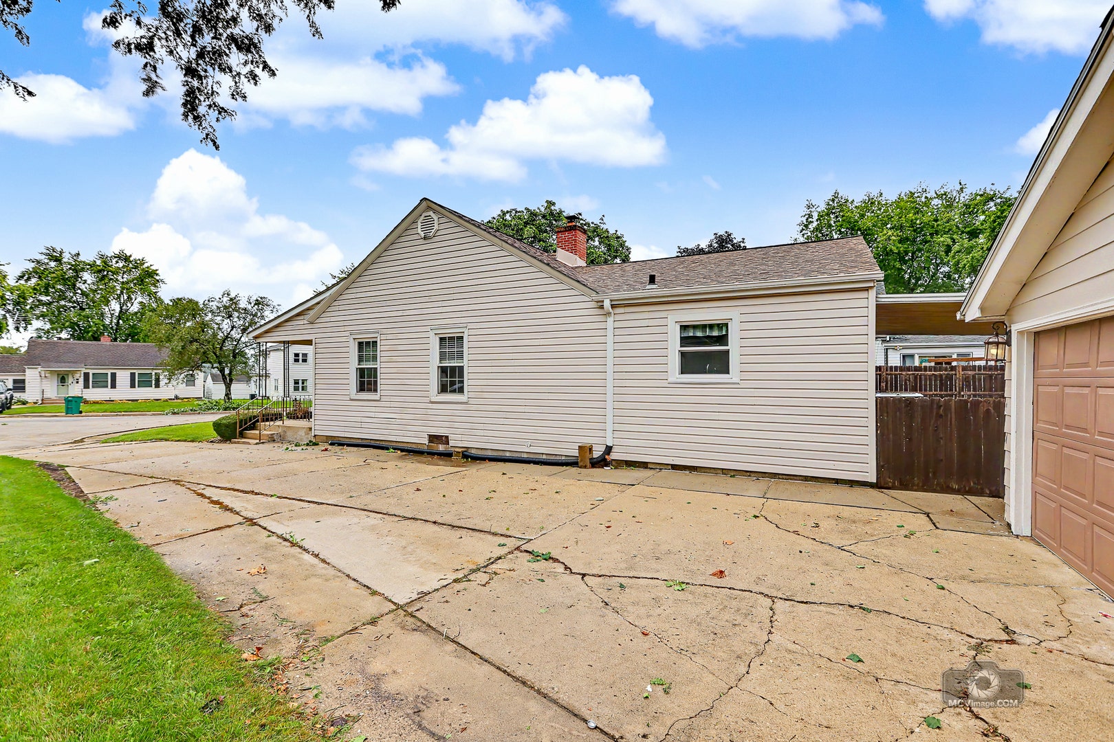 1530 Marquette Court, Joliet, IL 60435