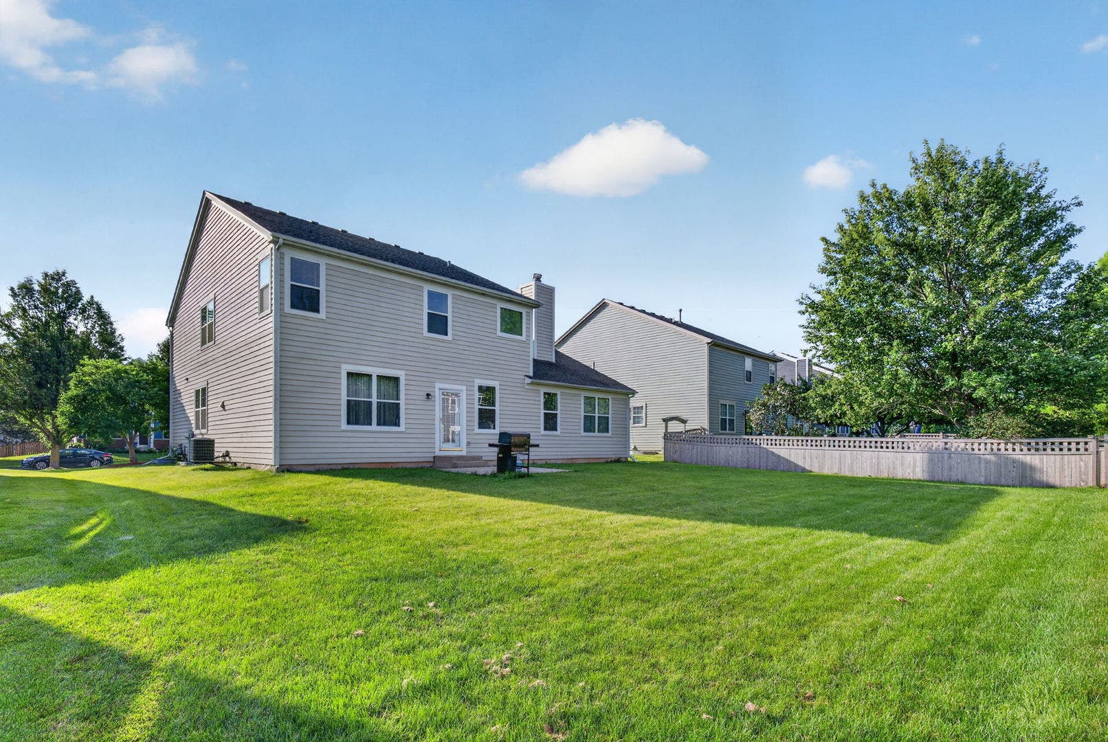 3020 Chalkstone Avenue, Elgin, IL 60124