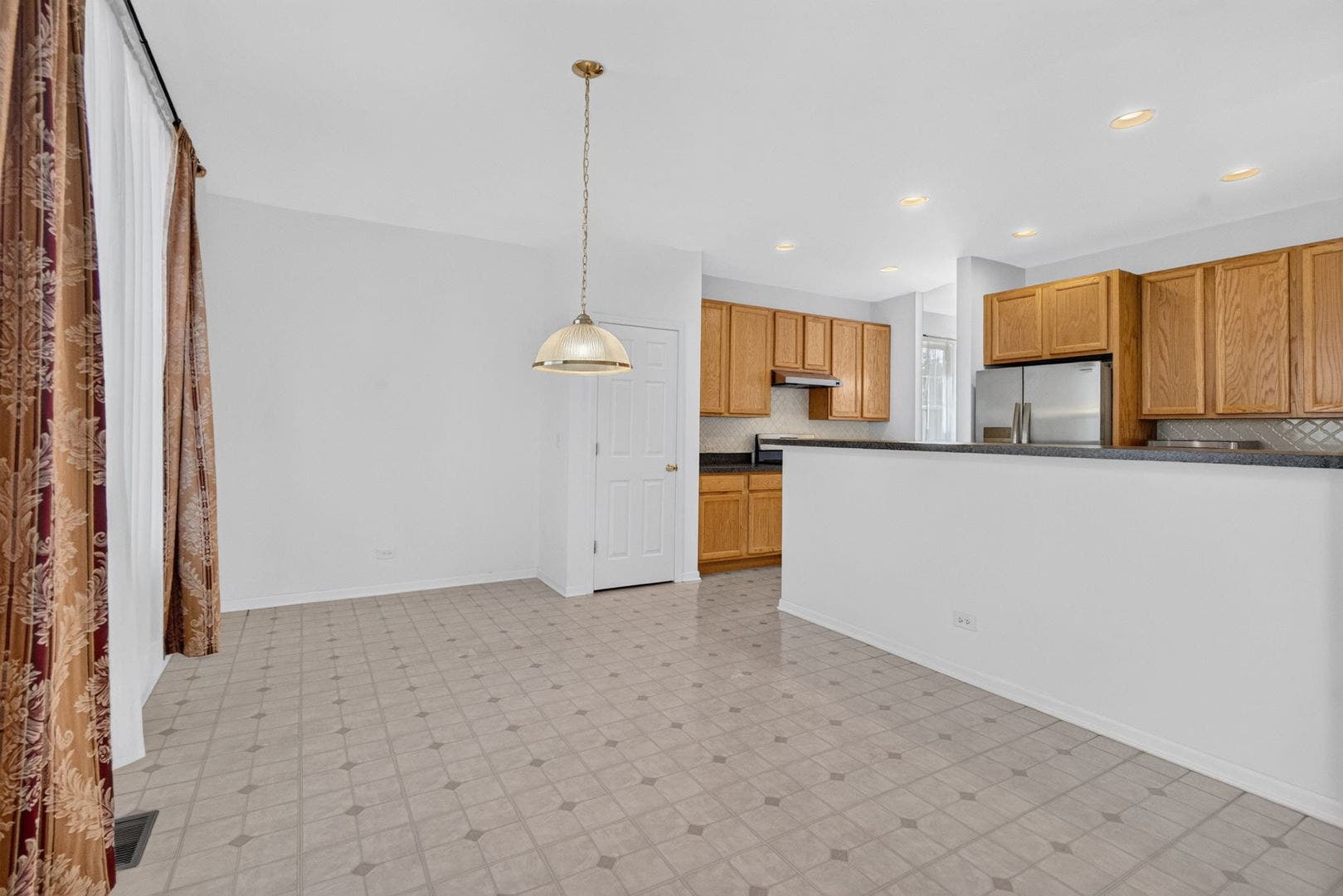 3020 Chalkstone Avenue, Elgin, IL 60124