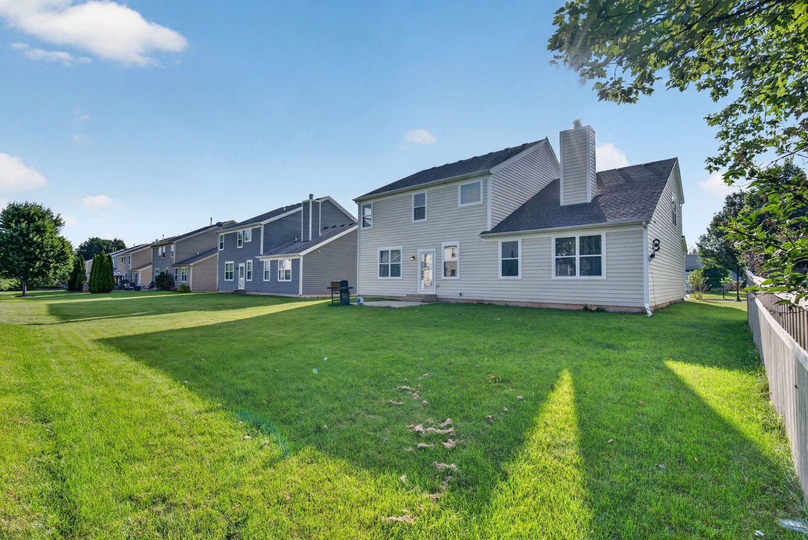 3020 Chalkstone Avenue, Elgin, IL 60124