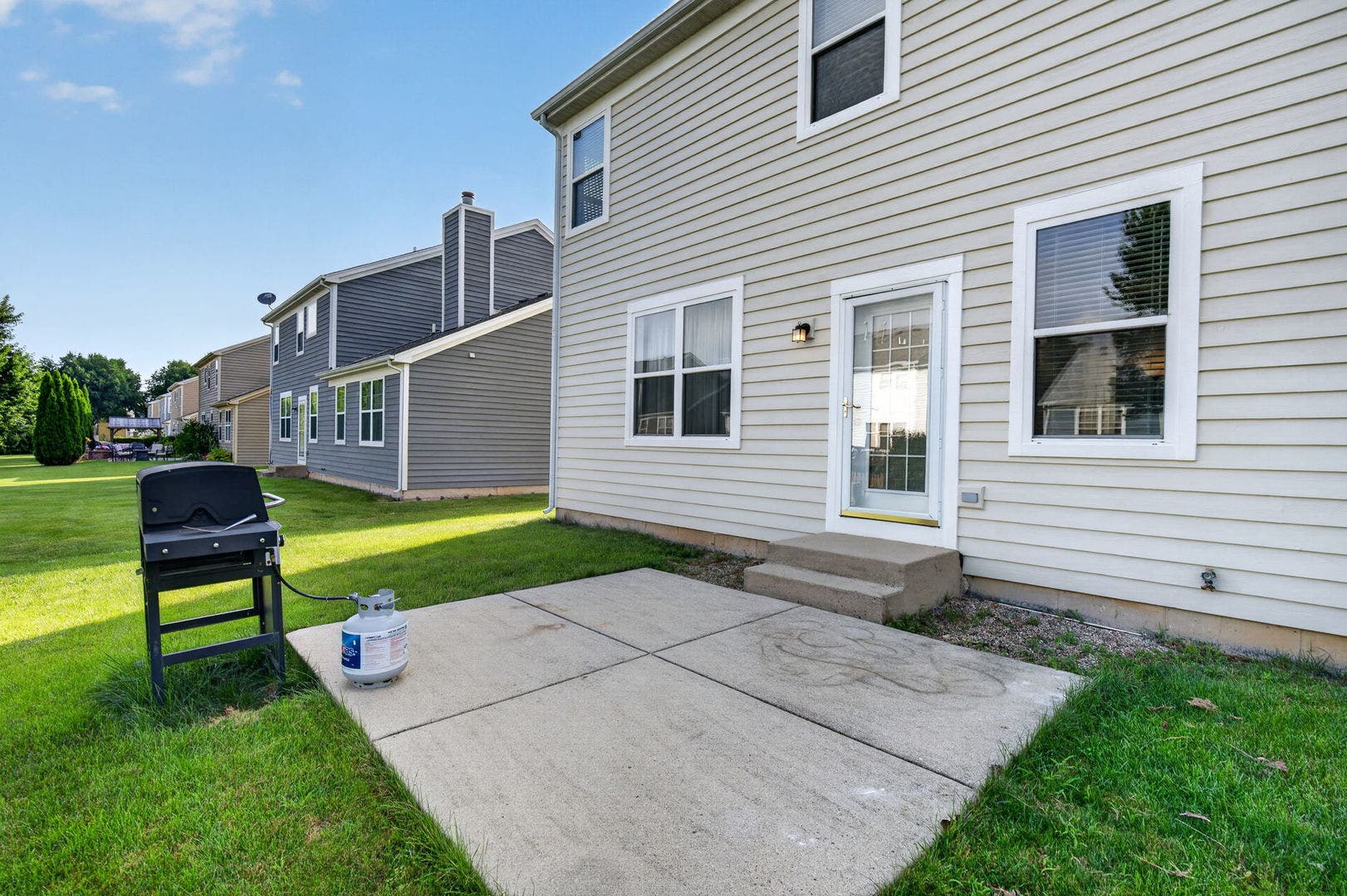3020 Chalkstone Avenue, Elgin, IL 60124