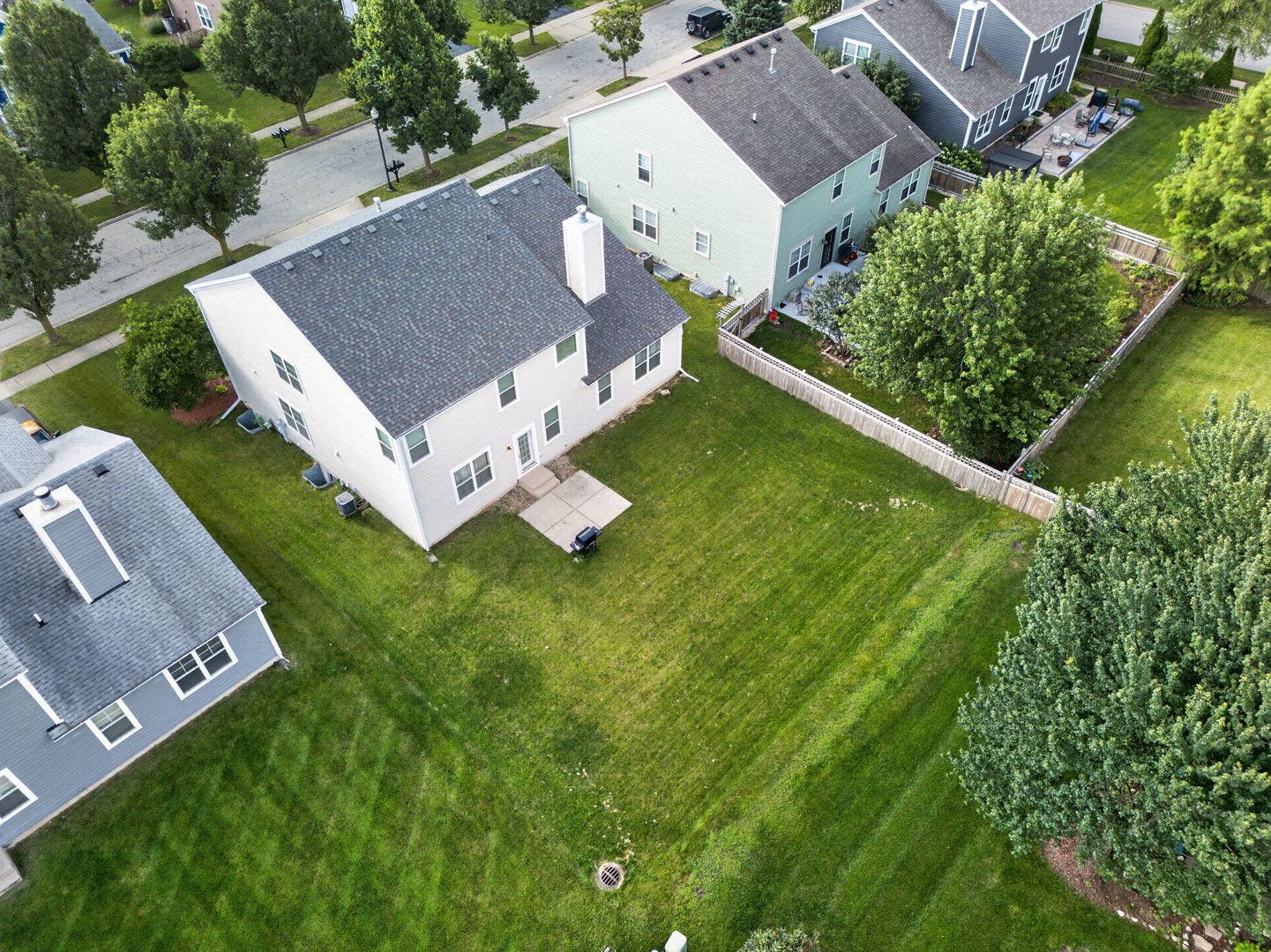 3020 Chalkstone Avenue, Elgin, IL 60124