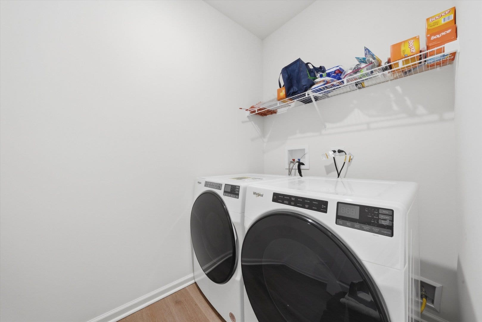 6208 Longford Lane, Tinley Park, IL 60477 Main Level Laundry With Front Load Washer & Dryer!