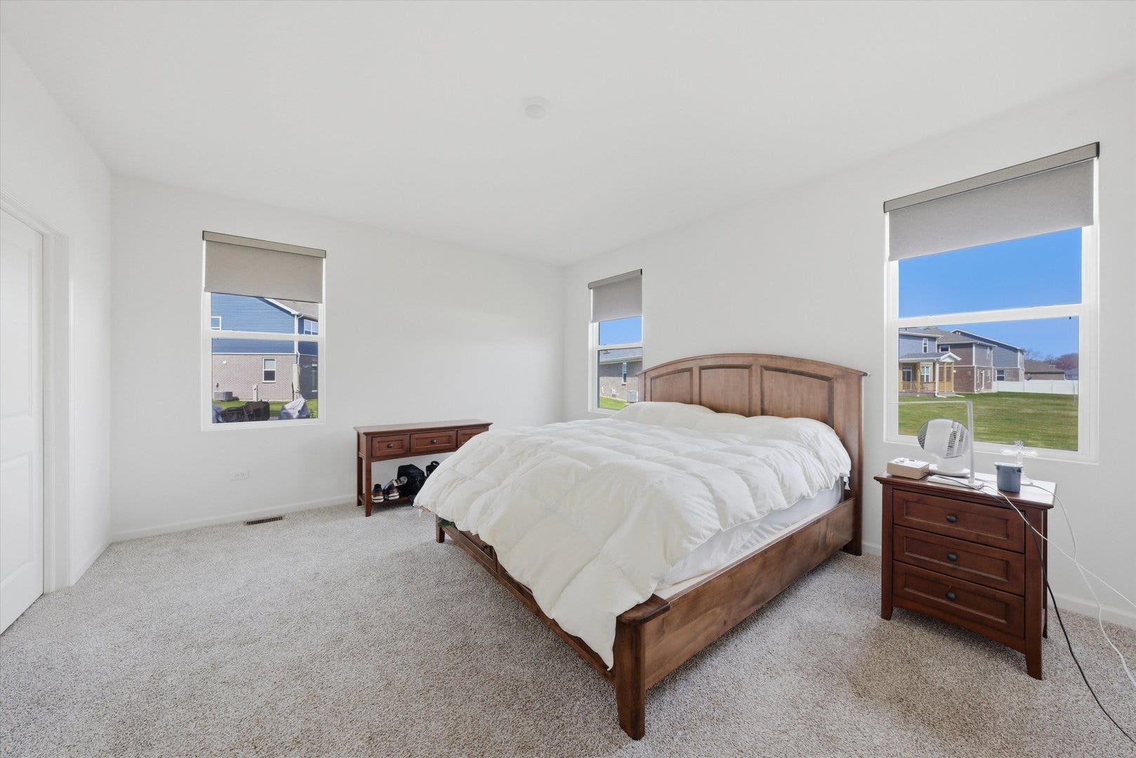 6208 Longford Lane, Tinley Park, IL 60477 Tons of Natural Sunlight!!