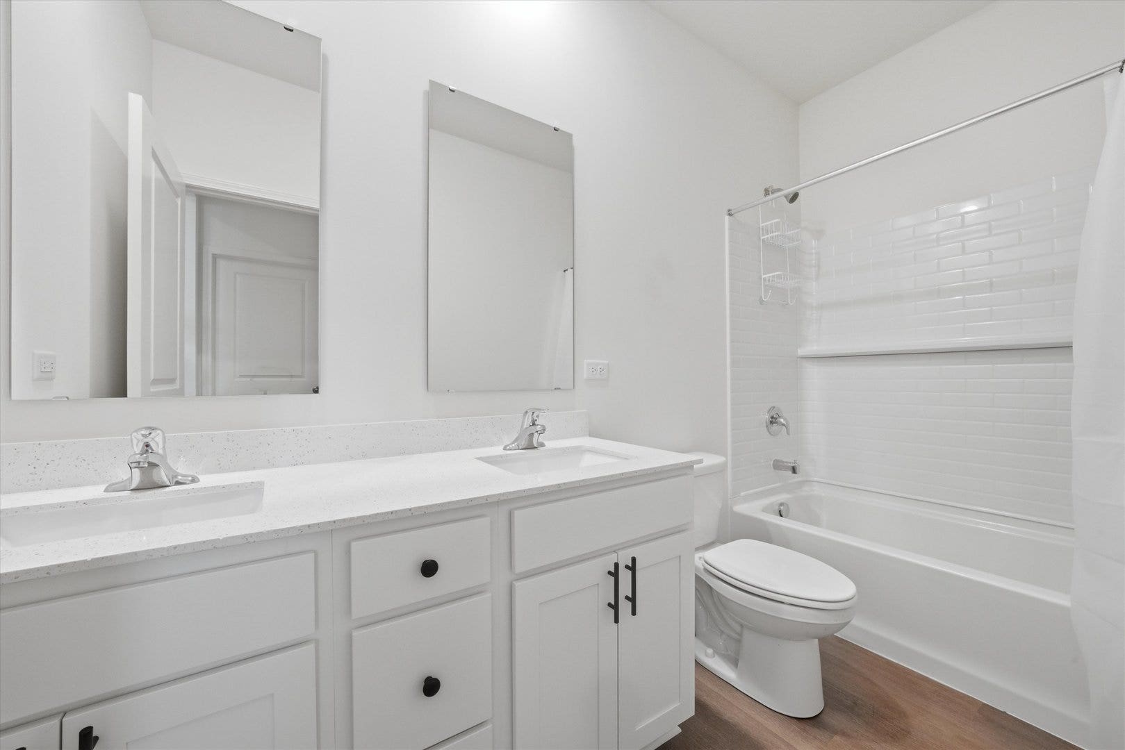 6208 Longford Lane, Tinley Park, IL 60477 Quarts Counters and Double Sink!!