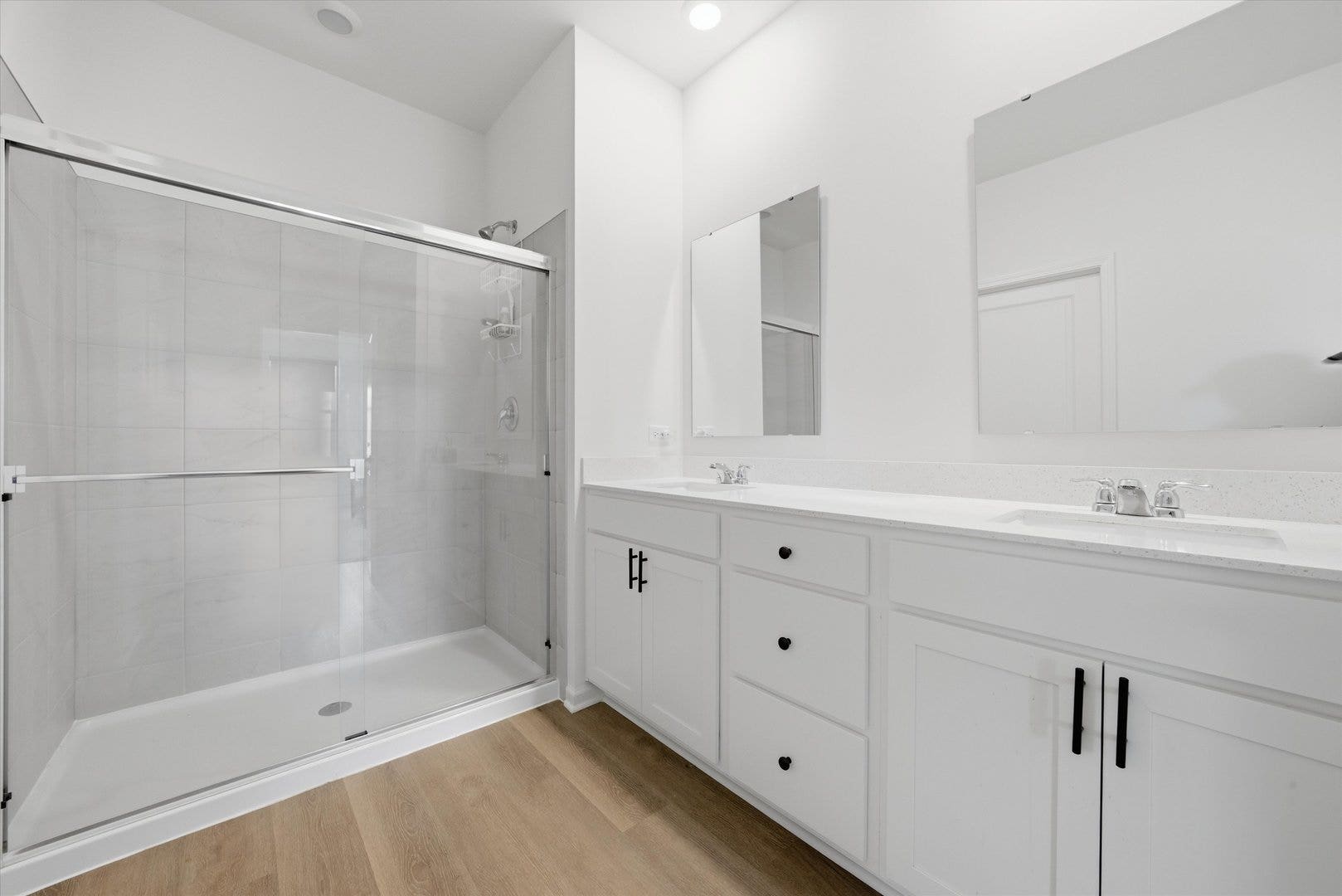 6208 Longford Lane, Tinley Park, IL 60477 Quarts Countertops, Double Sink and a Custom Glass