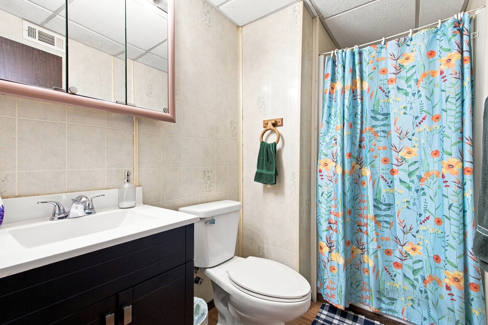 2nd Full Bath on Lower Level!
