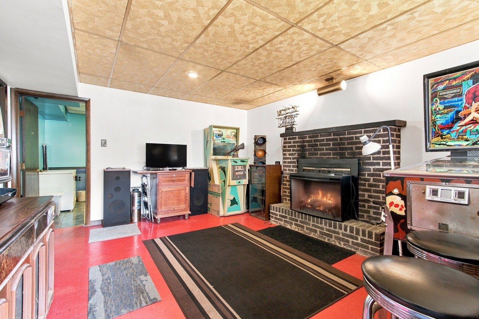 Family Room Perfect for Entertaining!