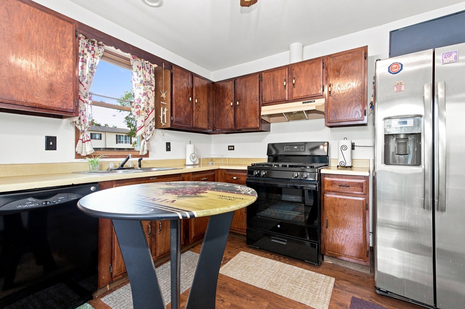 Kitchen with Plenty of Cabinet Space!