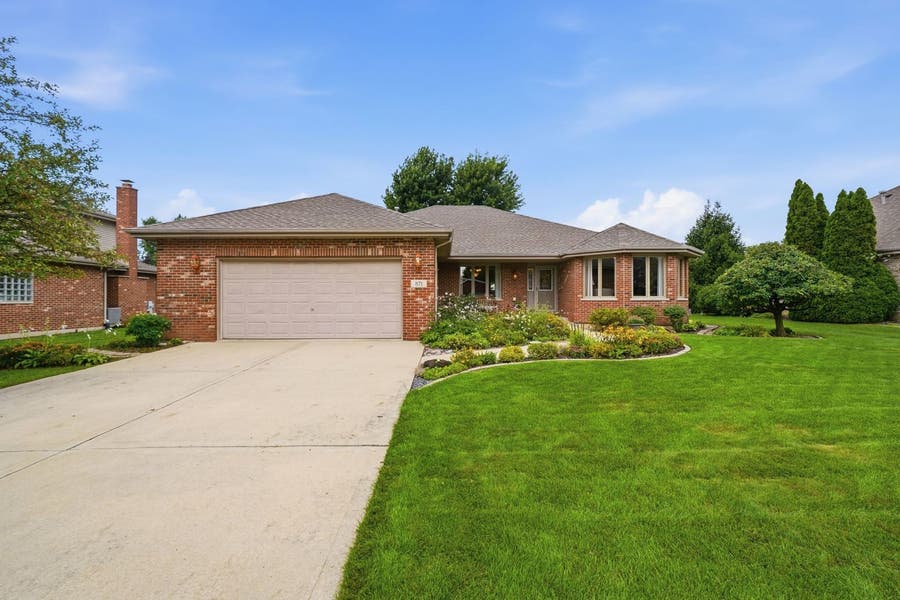 Property photo for 871 Laurel Bay, New Lenox, IL