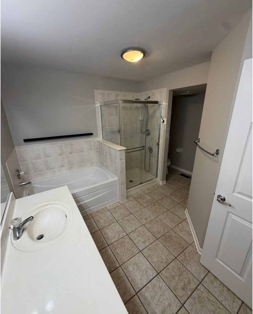 2204 SCOTT Lane, #2204, Aurora, IL 60502