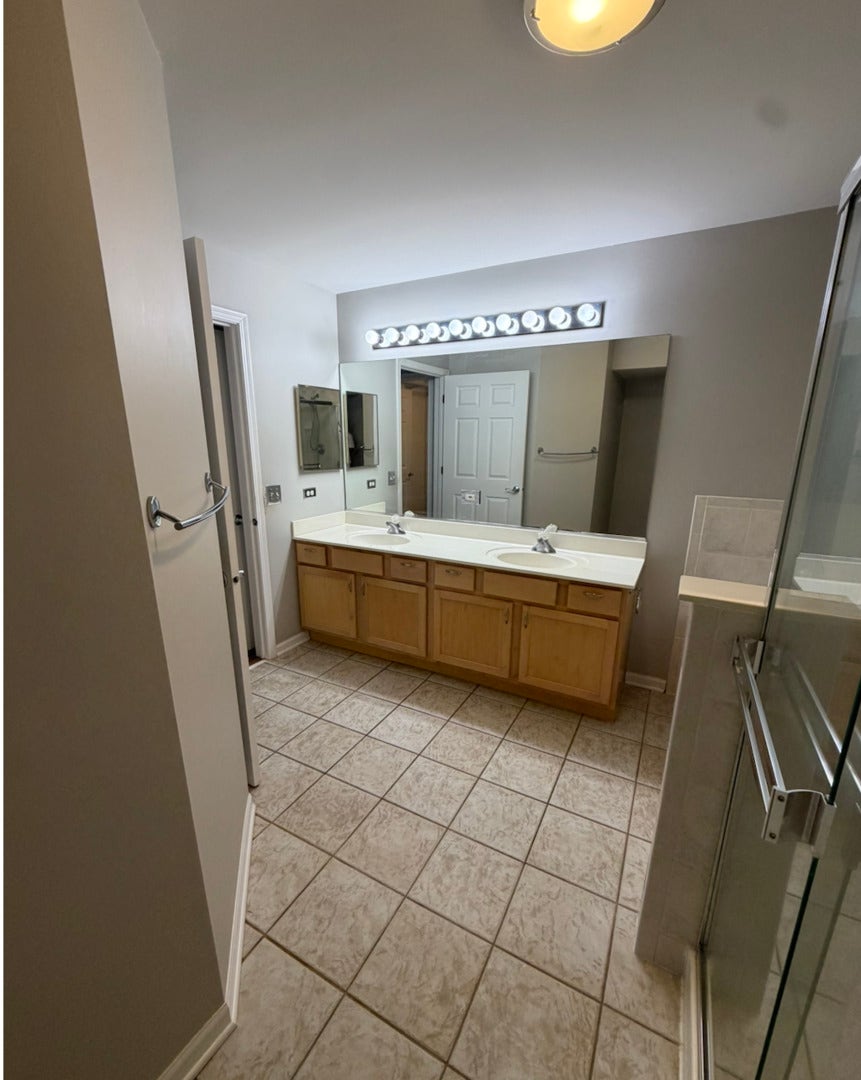 2204 SCOTT Lane, #2204, Aurora, IL 60502
