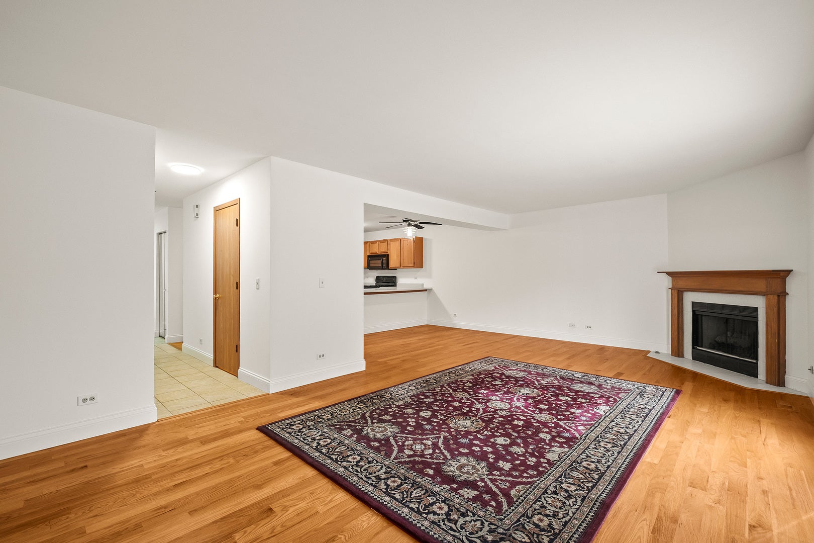 129 W Robinhood Way, Bolingbrook, IL 60440