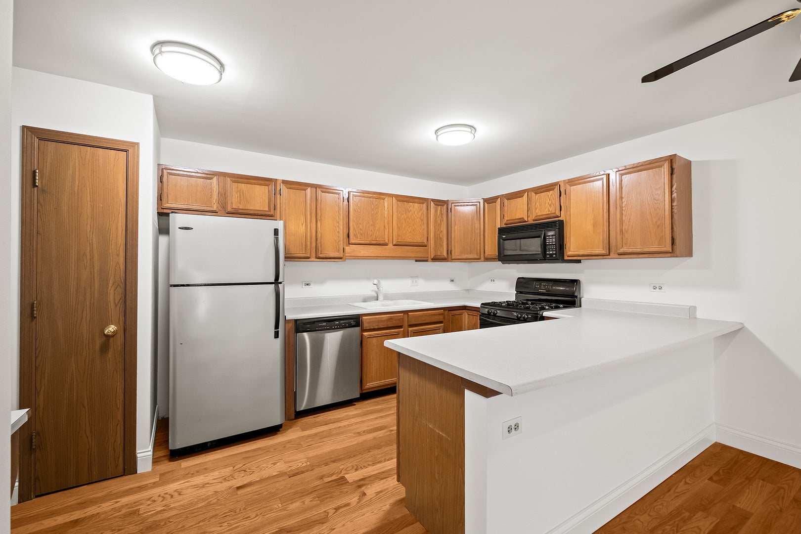 129 W Robinhood Way, Bolingbrook, IL 60440