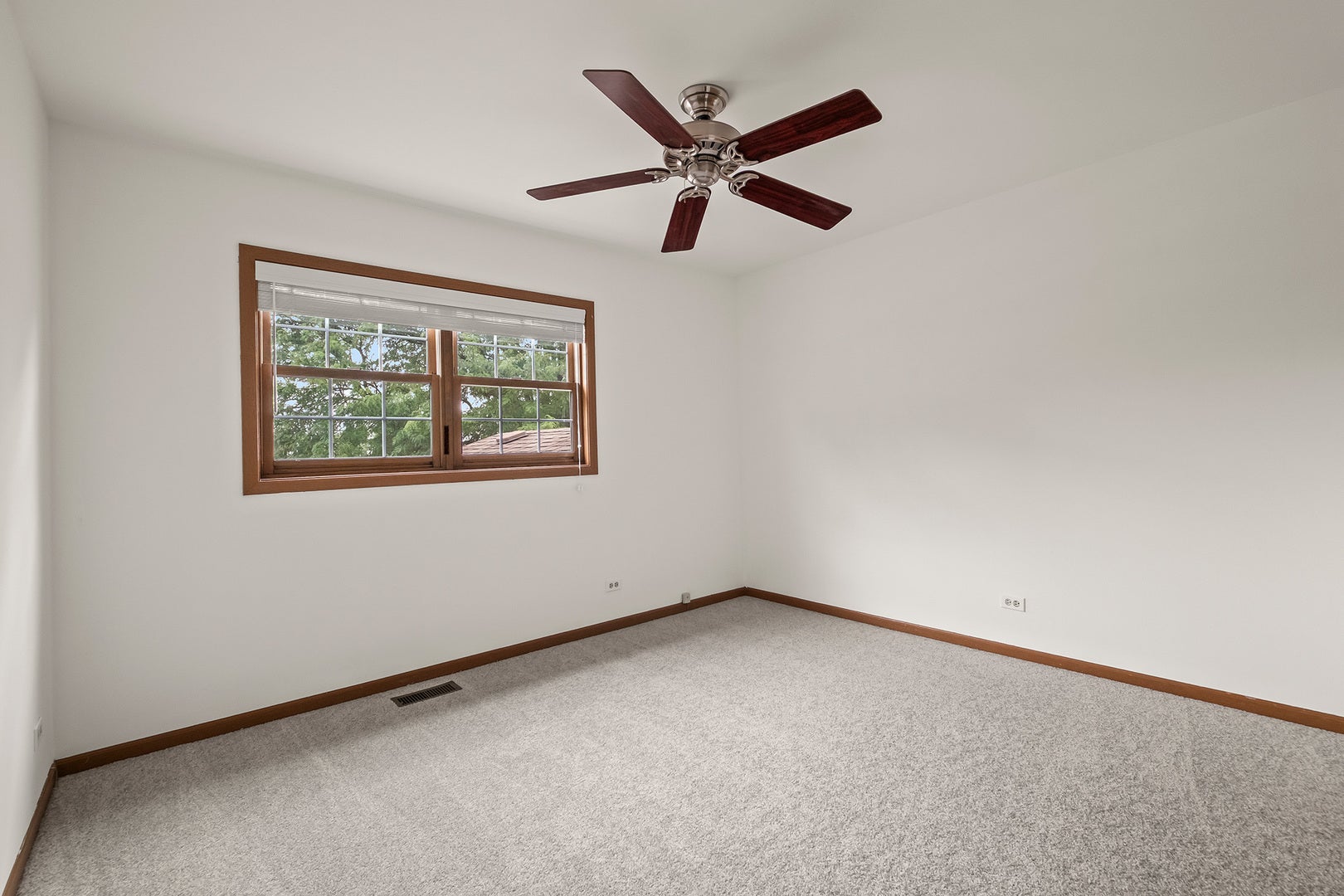 129 W Robinhood Way, Bolingbrook, IL 60440