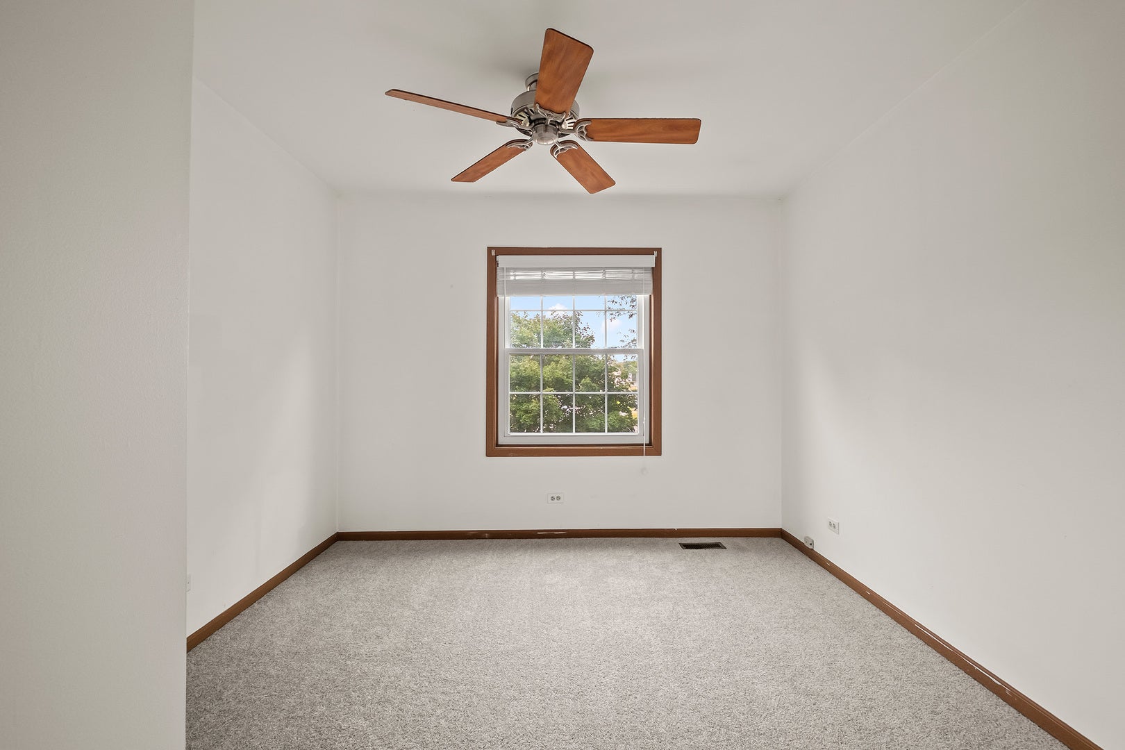 129 W Robinhood Way, Bolingbrook, IL 60440